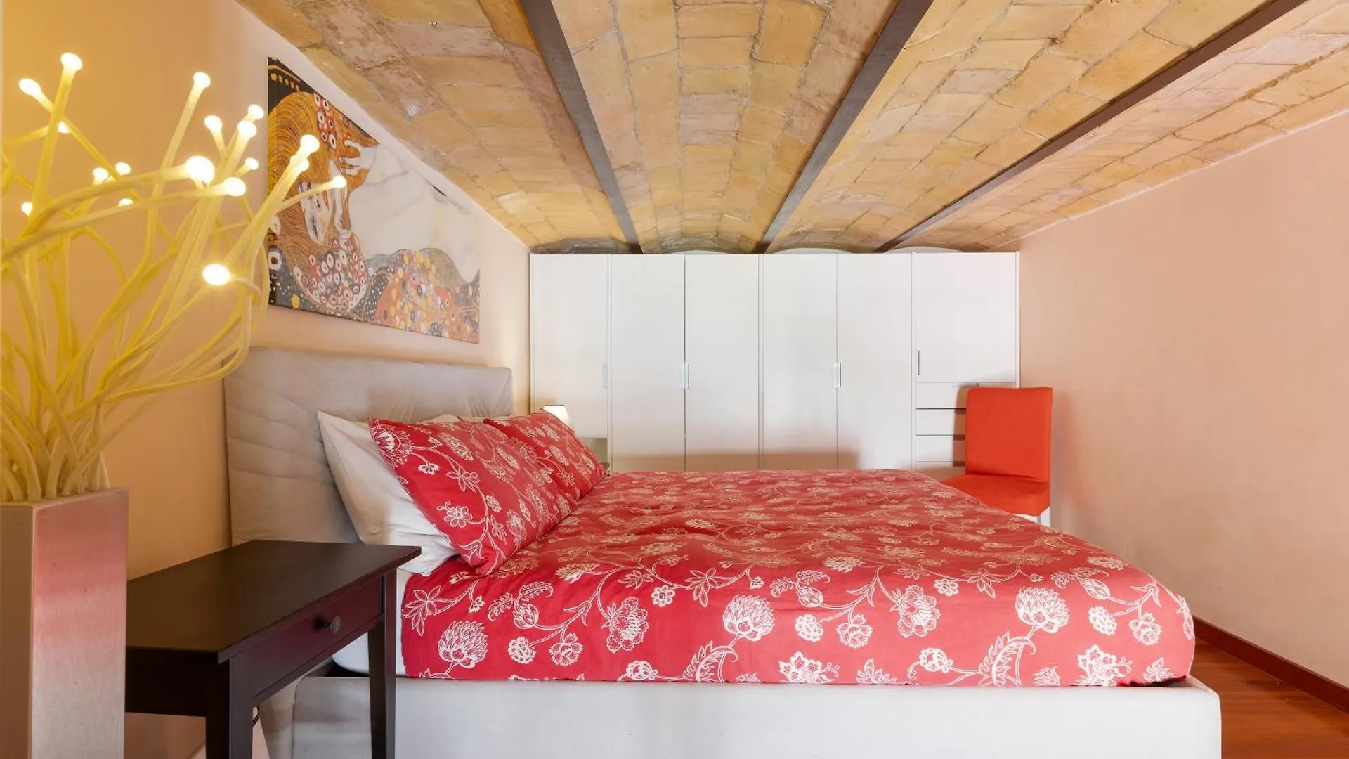 Colosseum Romantic Loft Apartment 0*, Rome